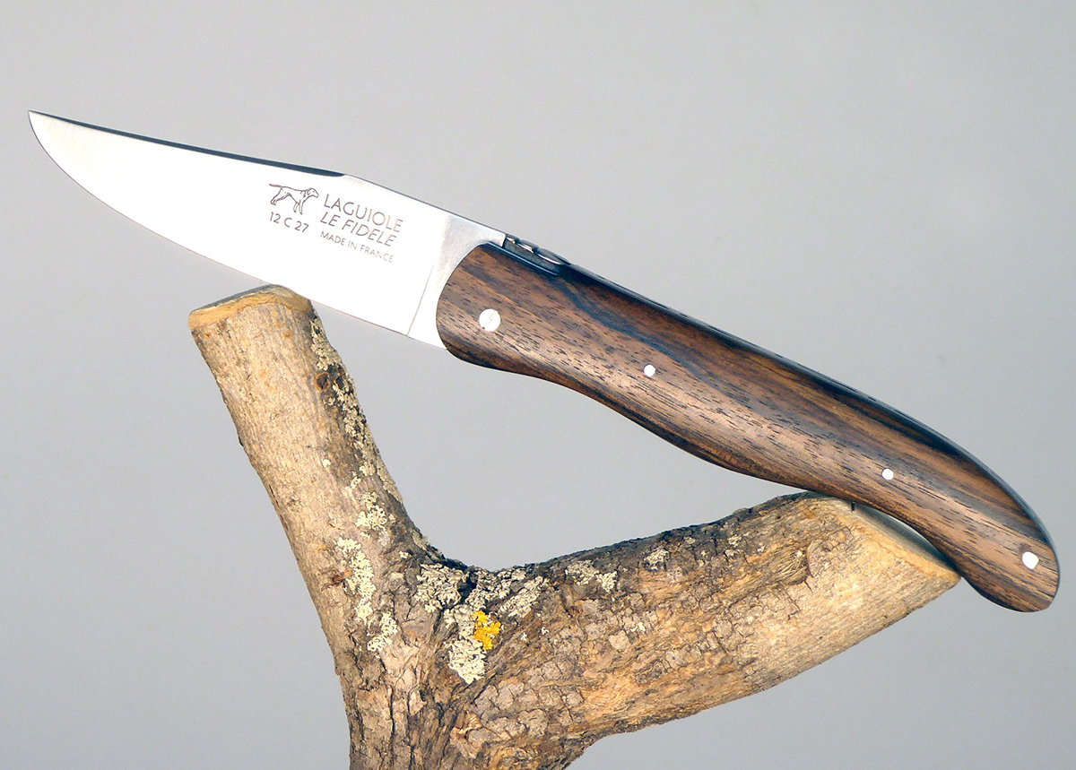 Couteau Laguiole forgé avec manche en bois de serpent fait en France