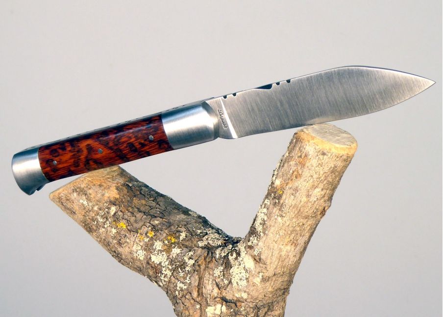 Couteau Roquefort avec son manche en bois d'amourette image 6