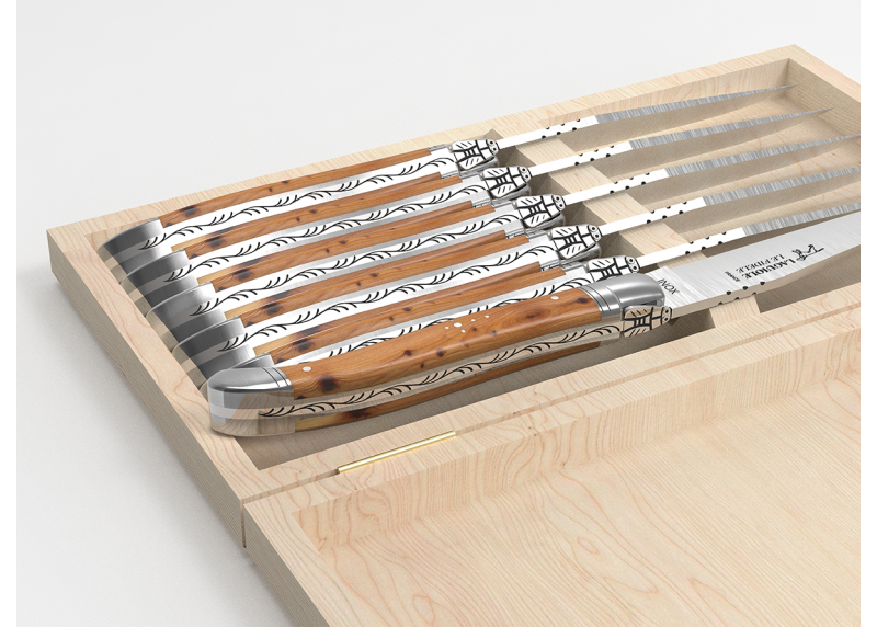 Service de 6 couteaux Laguiole avec un manche en bois de genévrier et mitres en acier inoxydable image 4