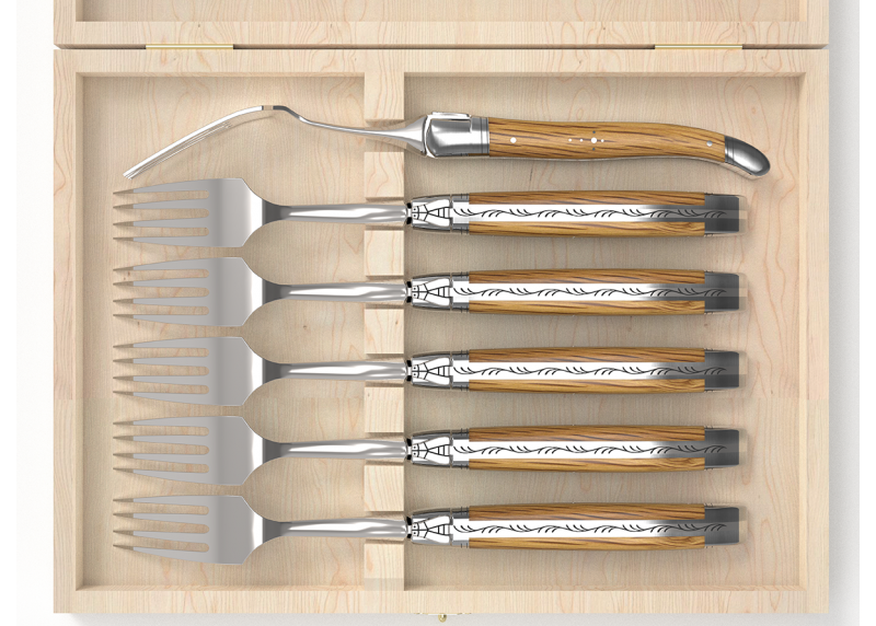 Set of 6 laguiole forks with oak wood handle and stainless steel bolsters image 3