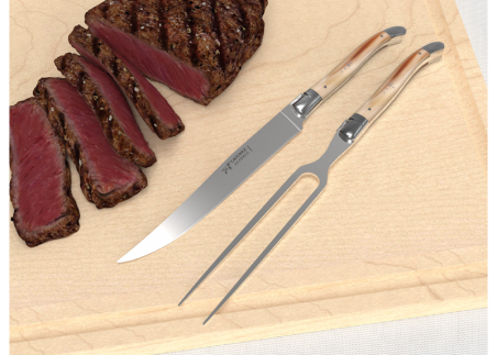 Laguiole meat service with blond horn tip handle and stainless steel bolsters image 3