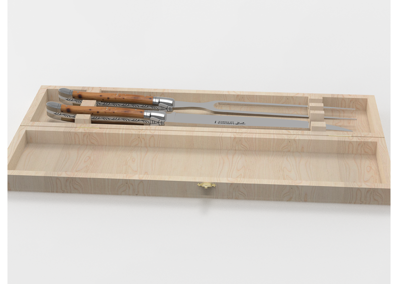 Laguiole meat service with juniper wood handle and stainless steel bolsters image 2