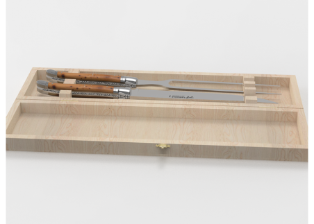 Laguiole meat service with juniper wood handle and stainless steel bolsters image 2