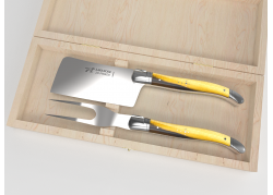 Laguiole cheese service with pistachio wood handle and stainless steel bolsters image 1