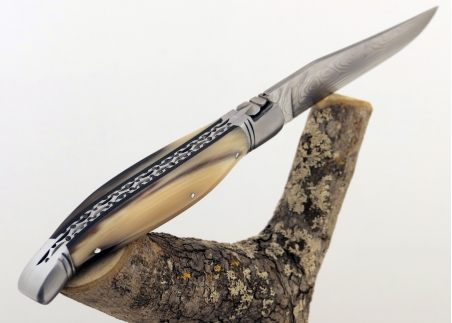 Prestige edition Laguiole knife with blond horn tip handle and Damascus blade and stainless steel bolsters image 1