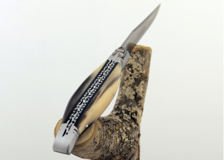 Prestige edition Laguiole knife with blond horn tip handle and Damascus blade and stainless steel bolsters image 12