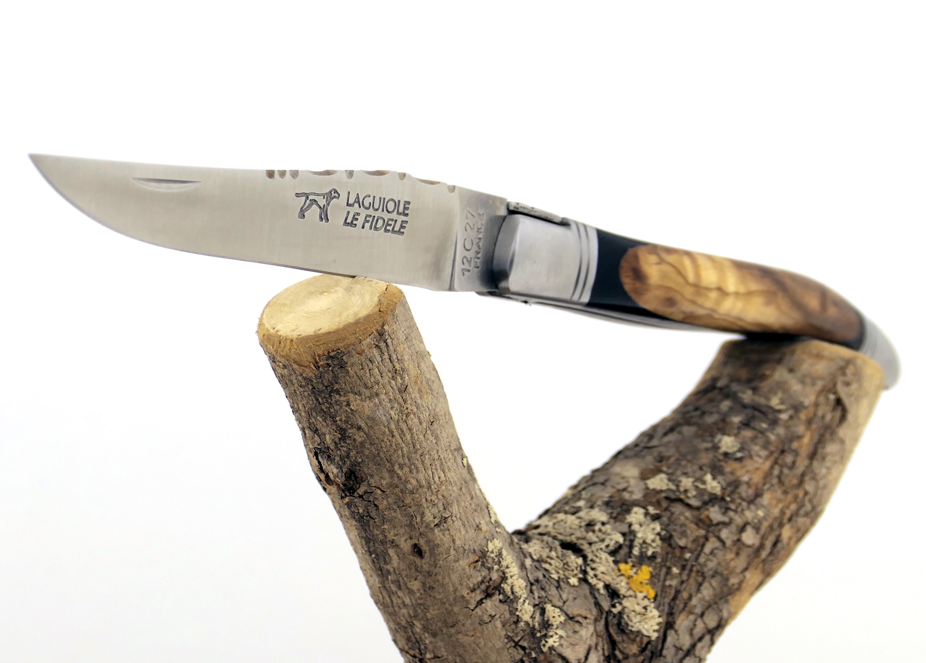 https://laguiole-17592.kxcdn.com/20552/ebony-and-olive-wood-laguiole-rounded-knife.jpg