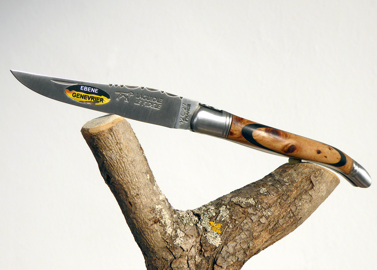 https://laguiole-17592.kxcdn.com/656/juniper-and-ebony-wood-laguiole-rounded-knife.jpg