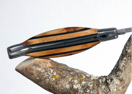 Couteau Laguiole Bombé manche en bois de Corail et Amarello
