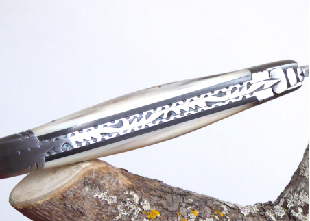 Couteau Laguiole, lame forgée Damas, manche Corne Blonde image 7