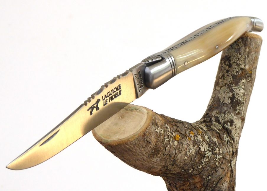 Couteau Laguiole Bombé avec son manche en Pointe de Corne Blonde image 6