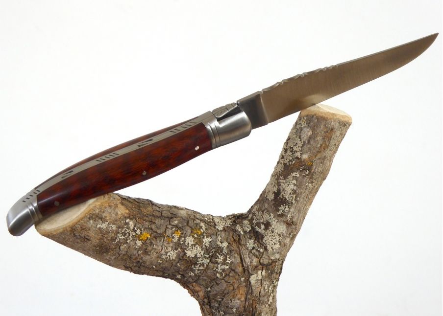 Couteau Laguiole Bombé avec son manche en bois d'amourette image 10