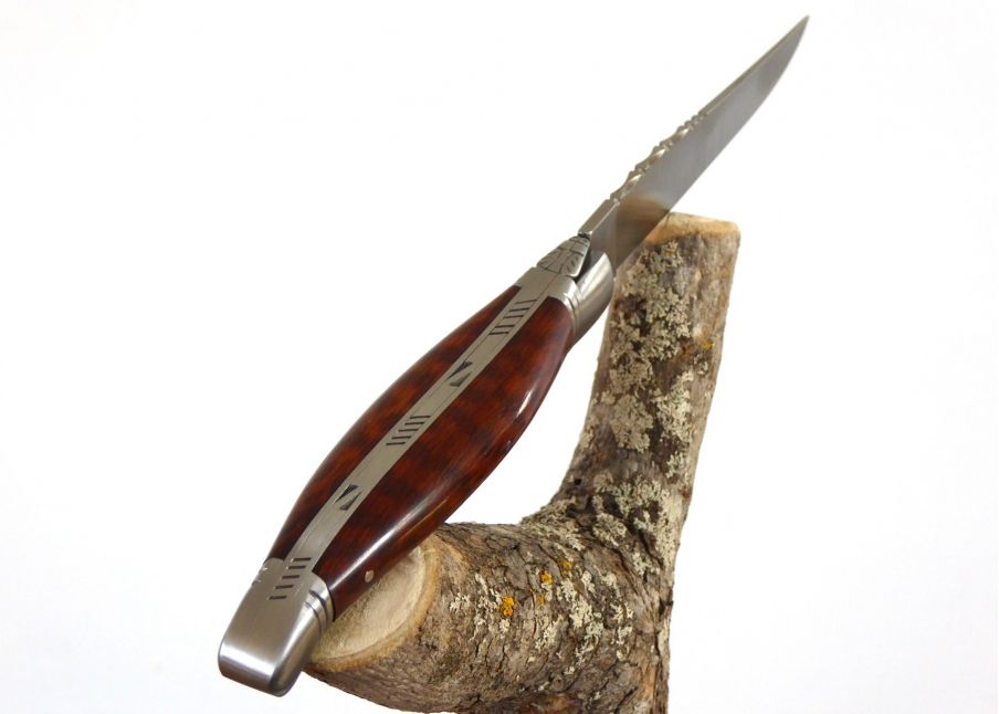 Couteau Laguiole Bombé avec son manche en bois d'amourette image 11