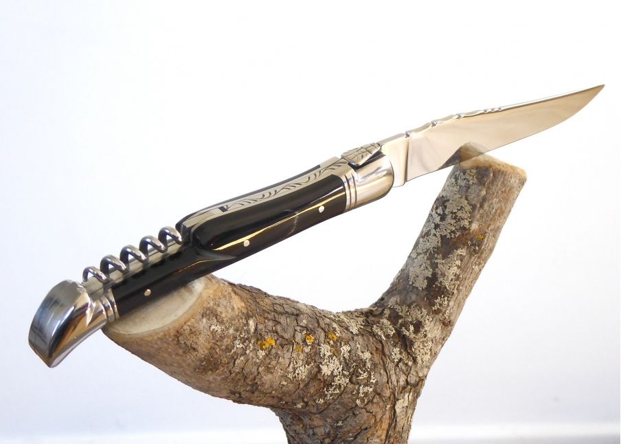 Brown horn - corkscrew - Laguiole Traditional Knives - Laguiole folding knife and corkscrew - Traditional collection   Handle ma