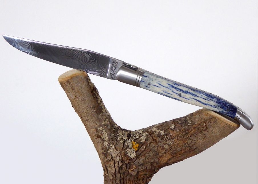 Couteau Laguiole lame Damas Manche en Os de Girafe teinté bleu image 1