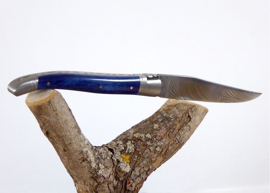 Couteau Laguiole lame Damas Manche en Os de Girafe teinté bleu image 4