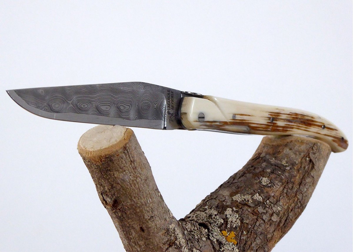 Petit Couteau LAGUIOLE - manche en résine ivoiré