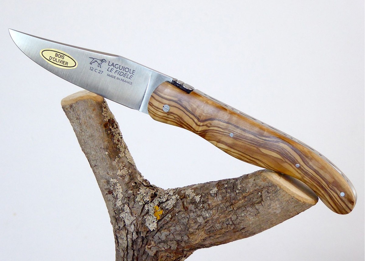 Laguiole de Chasse Forgé, Plein Manche en Bois d'Olivier image 2