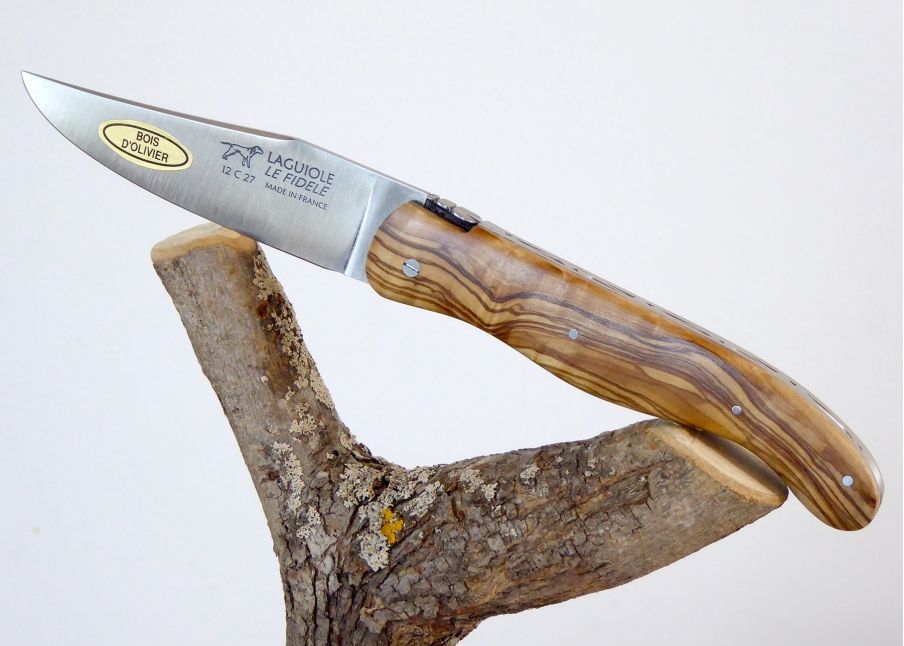 Laguiole de Chasse Forgé, Plein Manche en Bois d'Olivier image 2